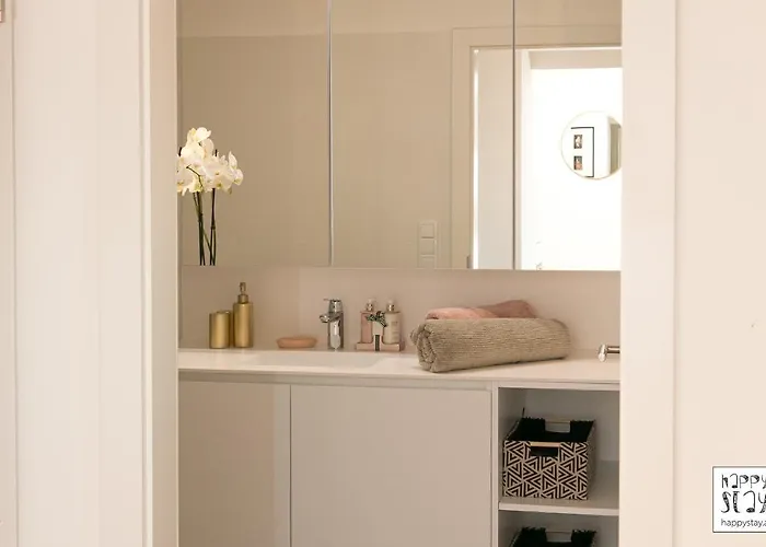 Appartement Ruheoase Mit Parkblick - 15 Min Zentrum - Therme & Gym