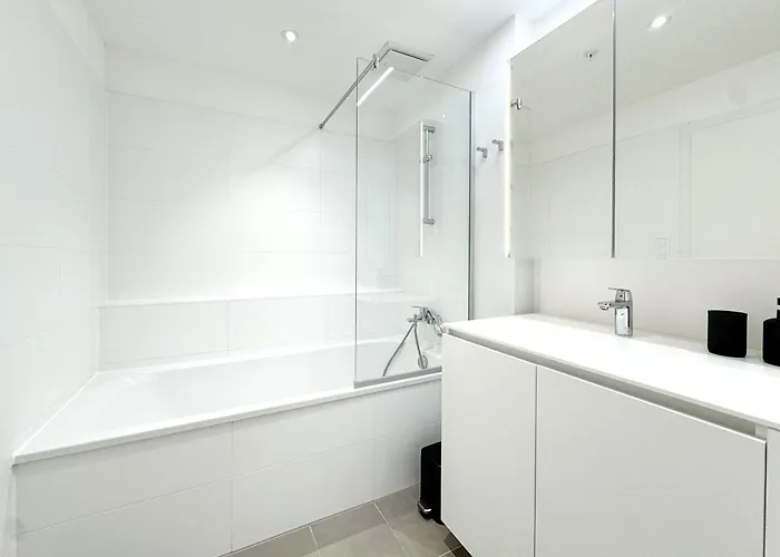 Appartement Ruheoase Mit Parkblick - 15 Min Zentrum - Therme & Gym Wenen