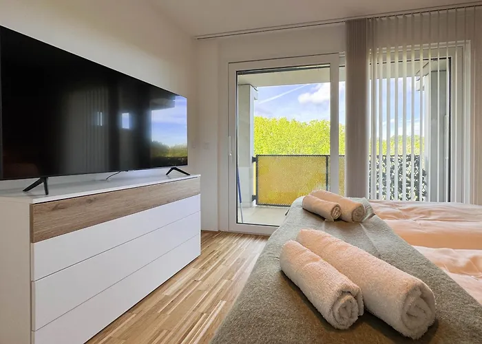 Appartement Ruheoase Mit Parkblick - 15 Min Zentrum - Therme & Gym