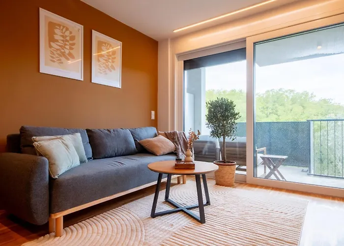 Appartement Ruheoase Mit Parkblick - 15 Min Zentrum - Therme & Gym