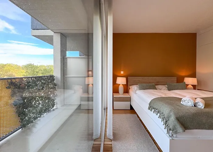 Appartement Ruheoase Mit Parkblick - 15 Min Zentrum - Therme & Gym *