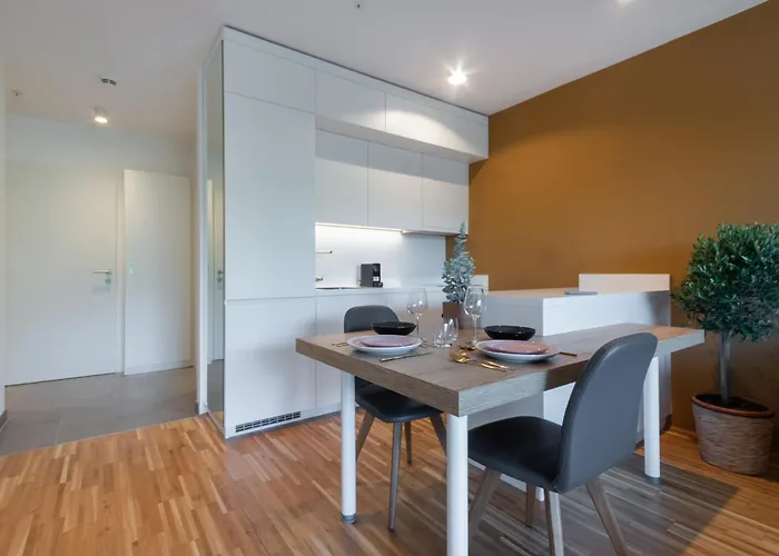 Appartement Ruheoase Mit Parkblick - 15 Min Zentrum - Therme & Gym *