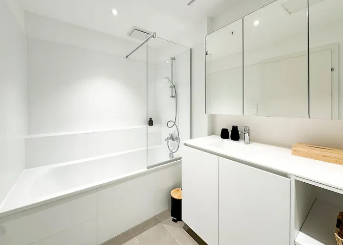 Appartement Ruheoase Mit Parkblick - 15 Min Zentrum - Therme & Gym *