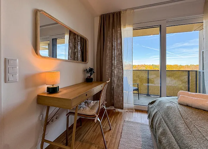 Appartement Ruheoase Mit Parkblick - 15 Min Zentrum - Therme & Gym