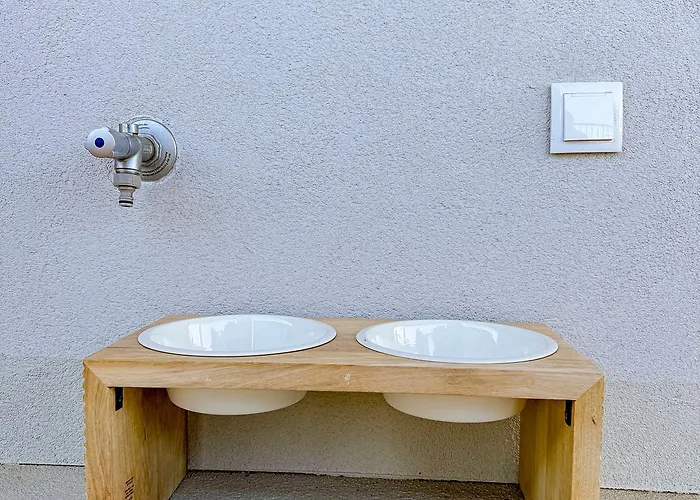 Appartement Ruheoase Mit Parkblick - 15 Min Zentrum - Therme & Gym